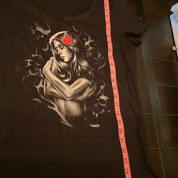 Vintage Liquid Blue Black VNeck With Woman and Rose XL - Picture 7 of 7